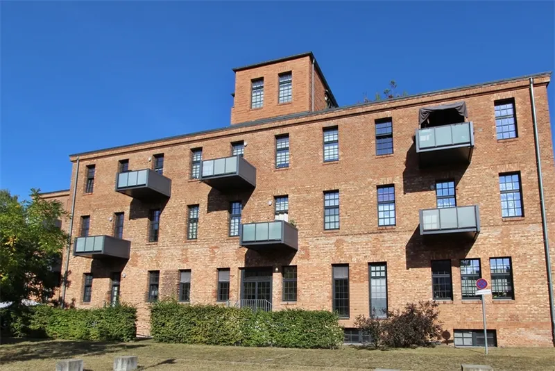 2-Zimmer-Wohnung mit Balkon und EBK! — photo 1